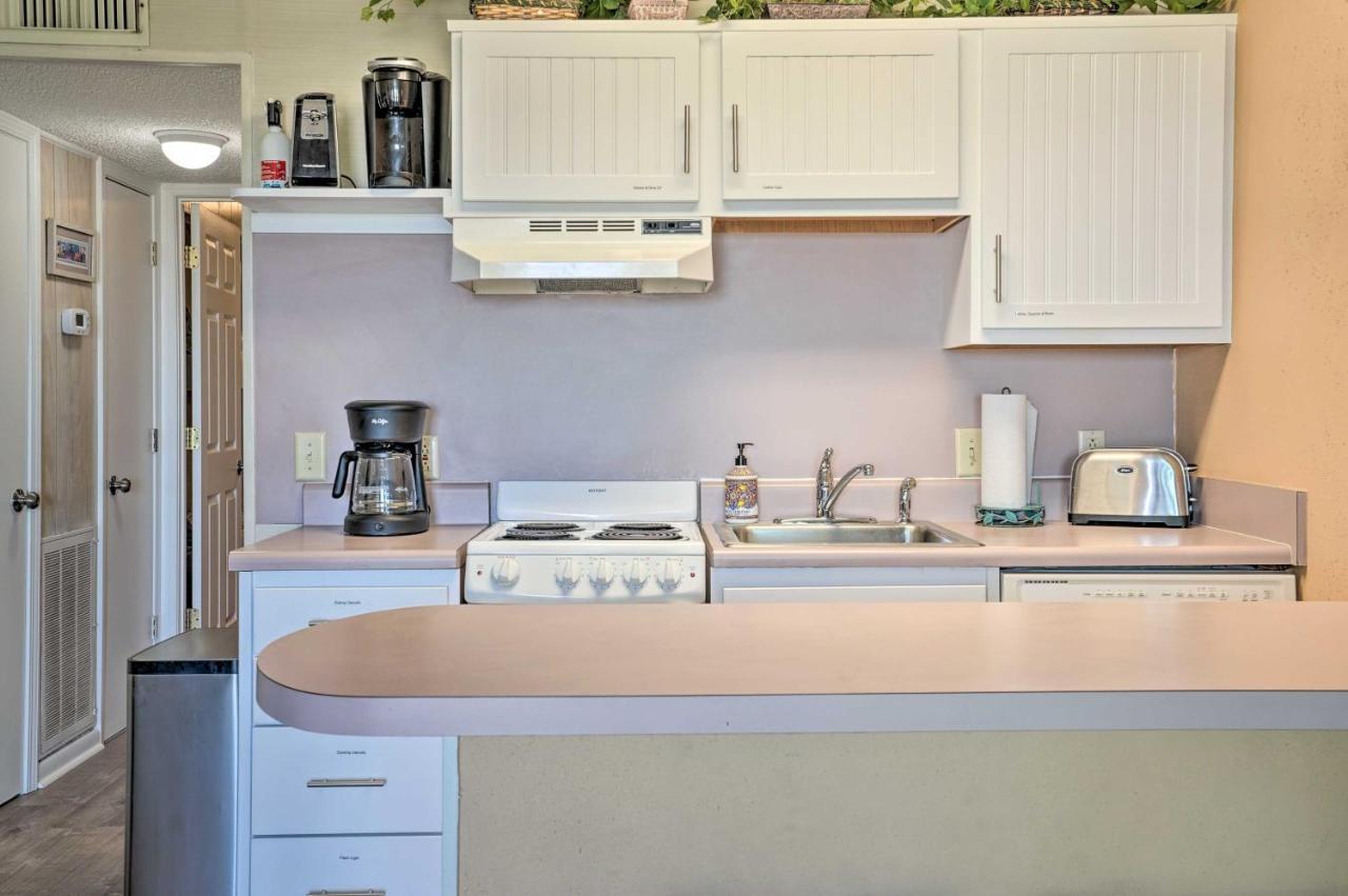 Isle Of Palms Beachfront Condo With Balcony And Pool! Eksteriør billede